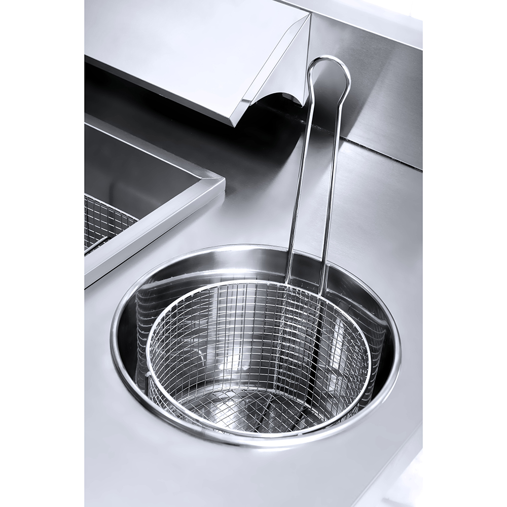 Hopert PRO-GW-1000: Круглая ёмкость рядом с ванной